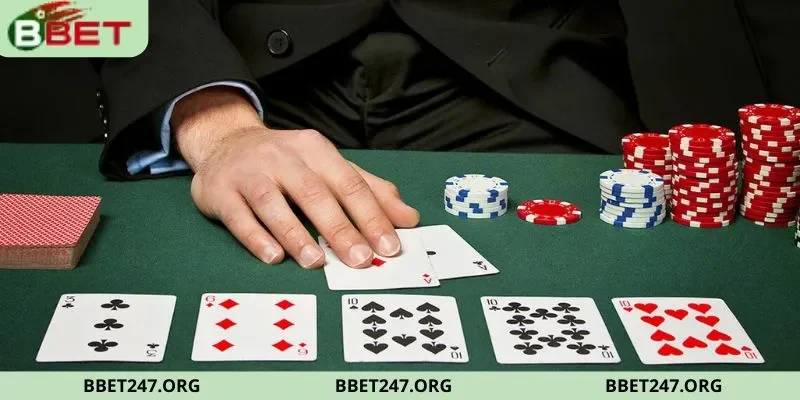 Chiến thuật nâng cao dành cho người chơi poker chuyên nghiệp